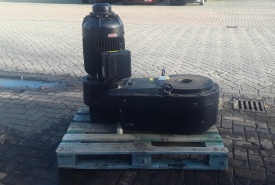 Reductor Bauer 13.5 kw, 9.6 rpm 