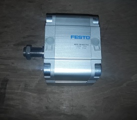 2 x Festo cilinder ADVU-100-40-A-P-A