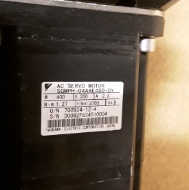 Servomotor SGMPH-04AAE4SD-0Y 