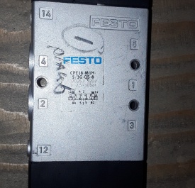 2 x Festo magneetventiel CPE18-M1H-5/3G-QS-8