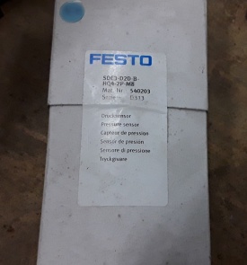 3 x Festo druksensor SDE3-D2D-B-HQ4-2P-M8 