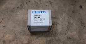 2 x Festo drukschakelaar SDE5-V1-0-Q6-P-M8 