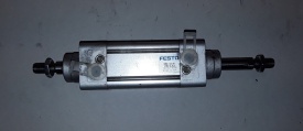 4 x Festo DNC-32-25-PPV-A-S2 