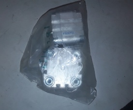 3 x Festo ADVU-40-5-P-A 