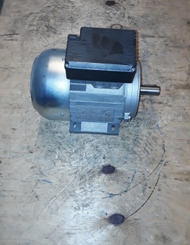 4 x Elektromotor 1.5 kw, 2.820 rpm 220-230 volt 