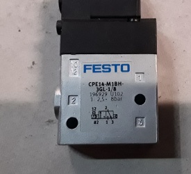 2 x Festo magneetventiel CPE14-M1BH-3GL-1/8 