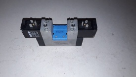 2 x Festo magneetventiel MVH-5/3E-D-1C 