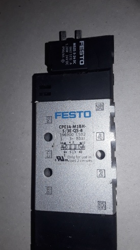 7 x Festo magneetventiel CPE14-M1BH-5/3E-QS-8 