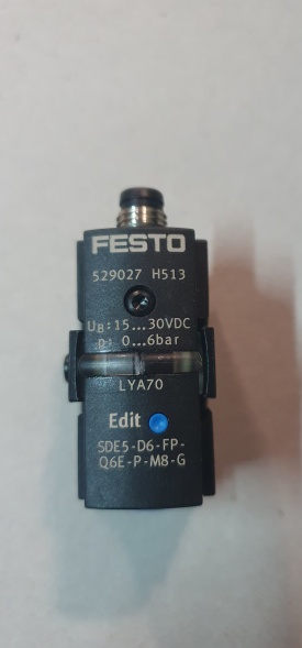 2 x Festo drukschakelaar SDE5-D6-FP-Q6E-P-M8-G 