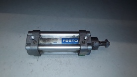 3 x Festo cilinder