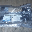 2 x Festo magneetventiel MYH-5/3E-M5-L-LED 